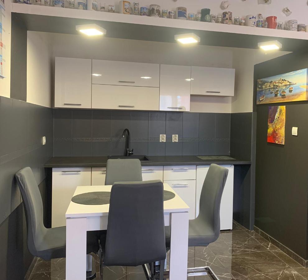 Studio Dama Blizina Amfiteatra I Bus Kolodvora ,Besplatan Privatni Parking,Self-Check- In พูลา ภายนอก รูปภาพ