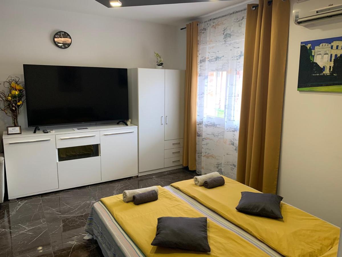 Studio Dama Blizina Amfiteatra I Bus Kolodvora ,Besplatan Privatni Parking,Self-Check- In พูลา ภายนอก รูปภาพ